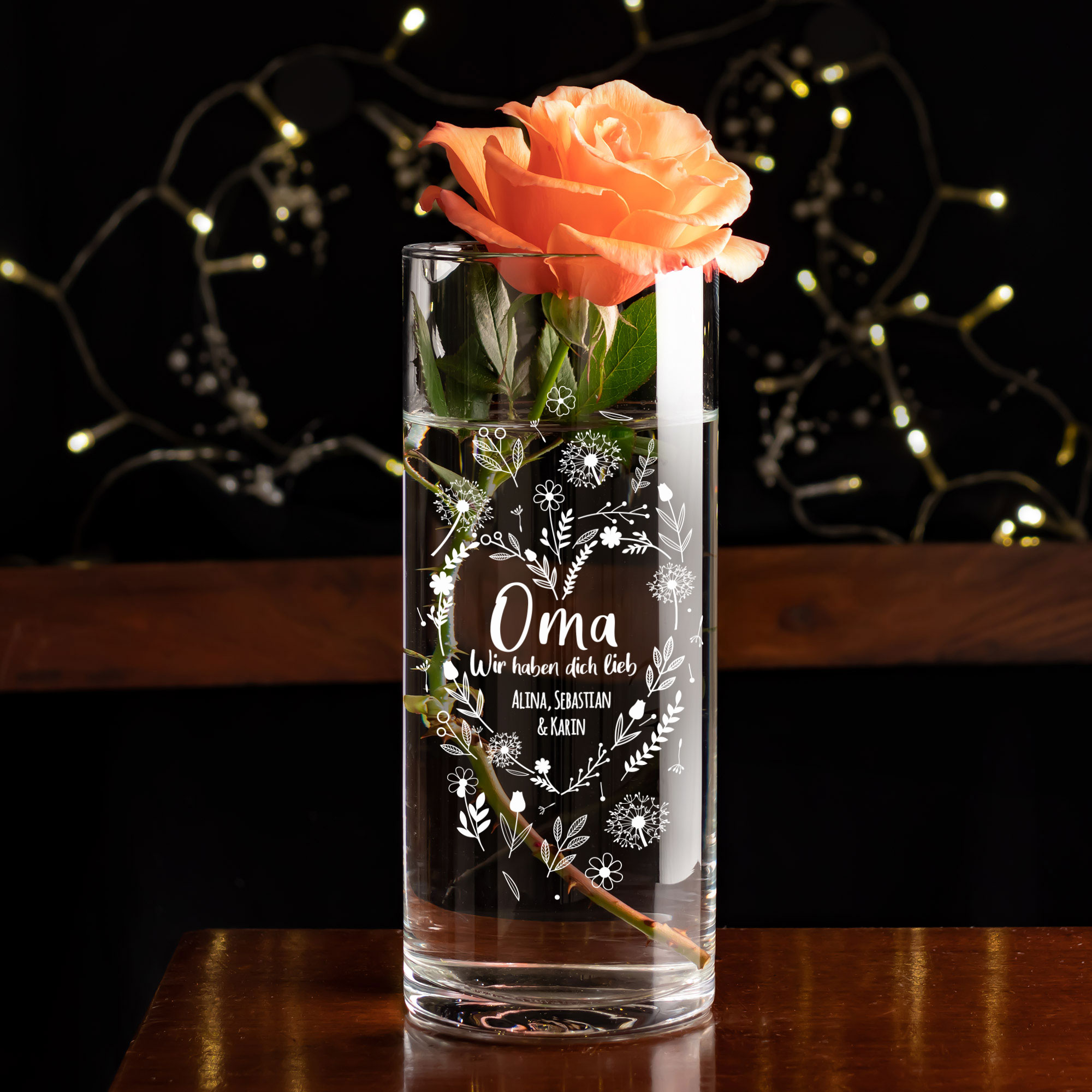 Runde Vase mit Gravur für Oma - Blumenherz