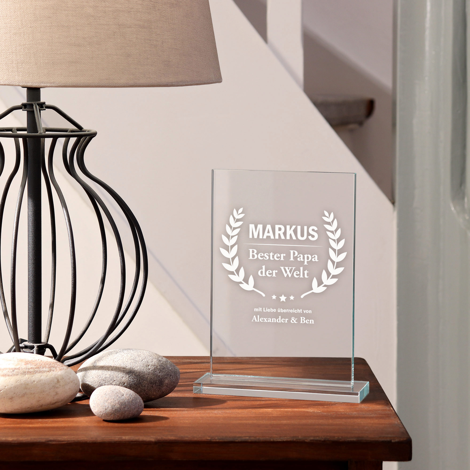 Auszeichnung für den Besten Papa - personalisierter Pokal aus Glas, Glastrophäe als Vatertagsgeschenk, Glaspokal mit Gravur für Vater, edle Glasdek