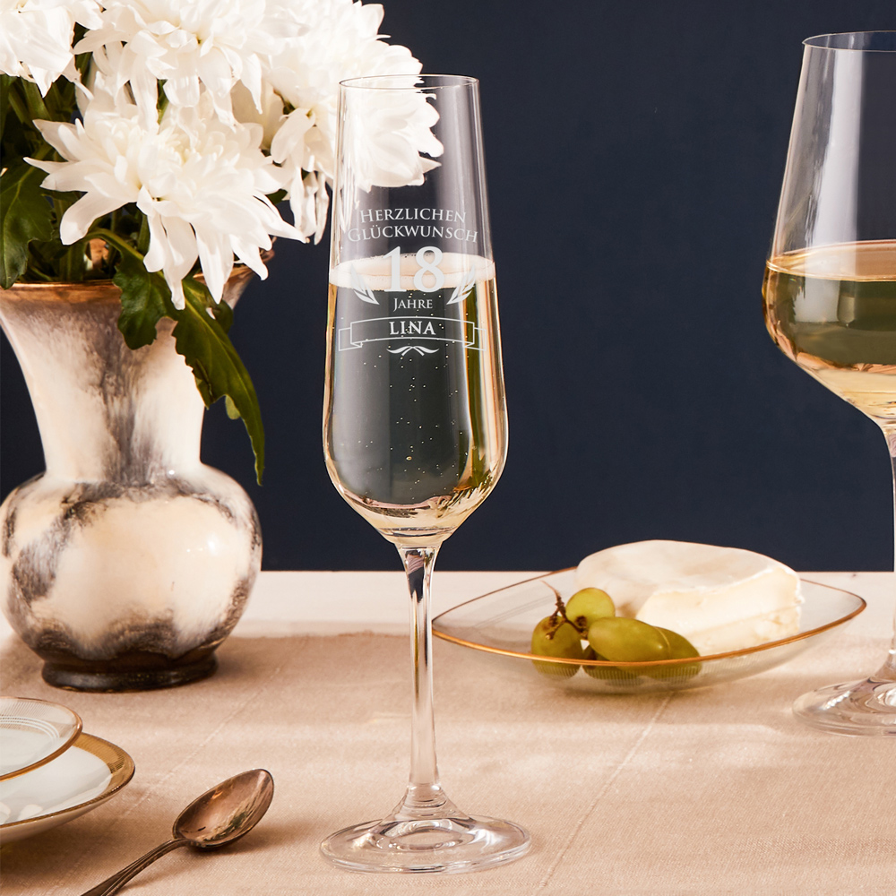 Sektglas - 18. Geburtstag - Personalisiert Sektglas - 18. Geburtstag - Personalisiert